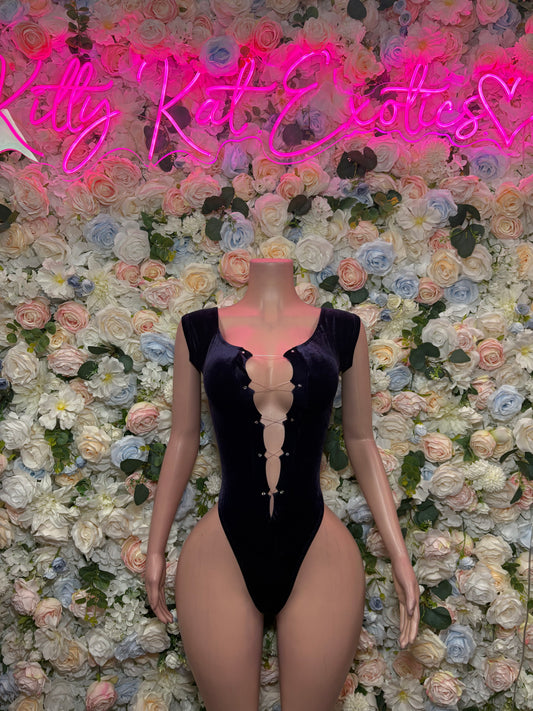 One-piece bodysuit with plunging neckline and front clasp, high-cut legs