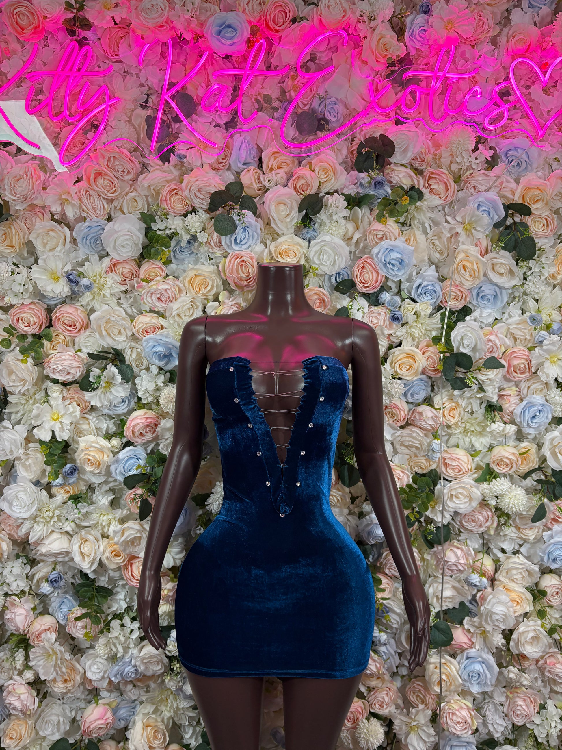 Velvet blue dance dress with sweetheart neckline and ruched fitted mini silhouette