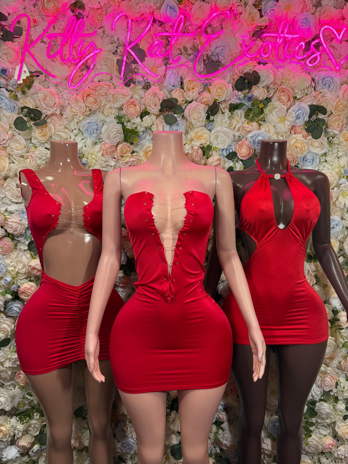 Red mini bodycon dress with ruffled neckline and sleeveless cut