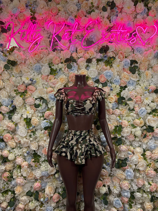Camouflage print two-piece skirt set with ruffle sleeves and peplum hem