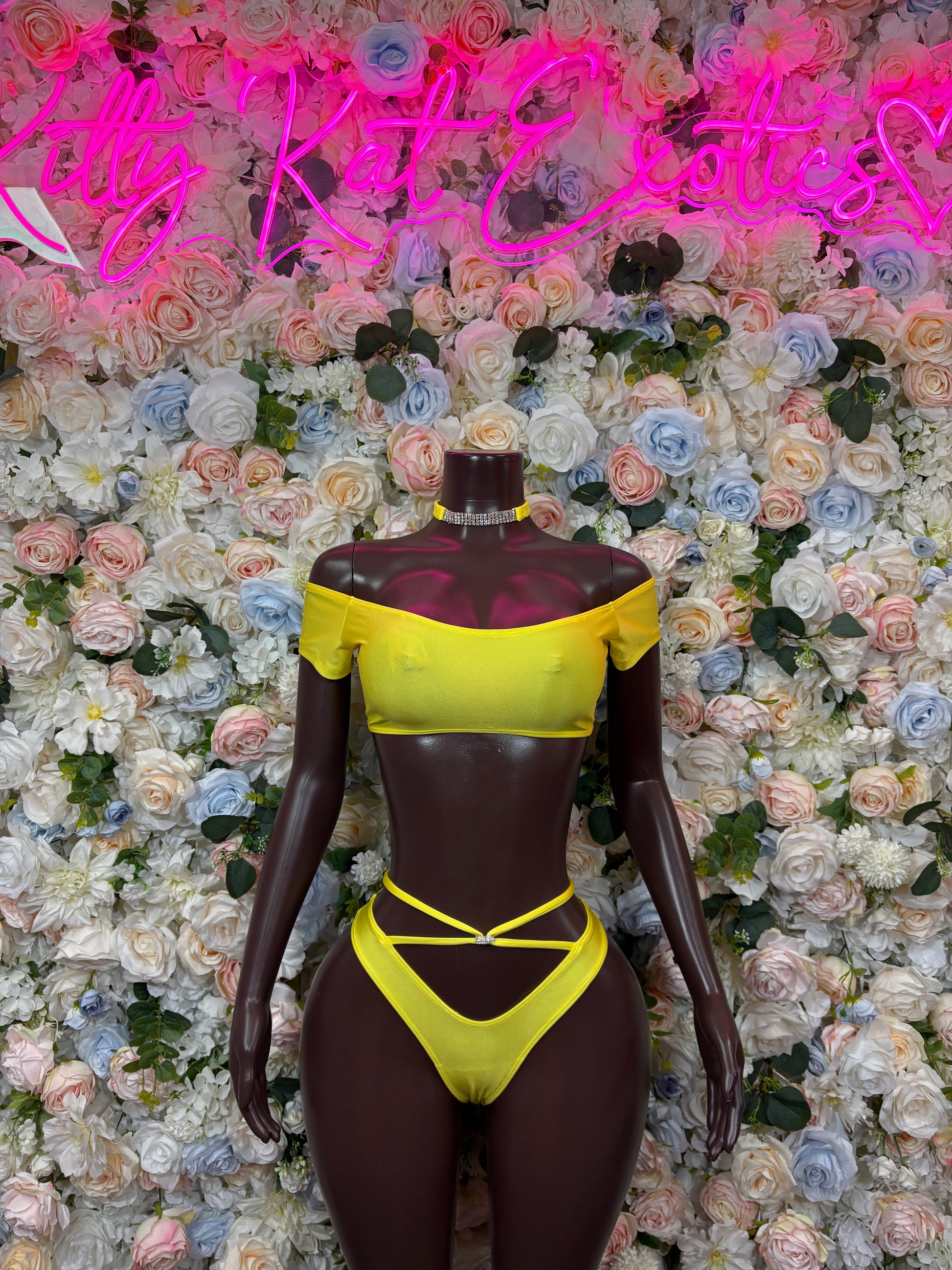 Yellow strappy two-piece dancewear set with triangle bra and high-cut bottoms