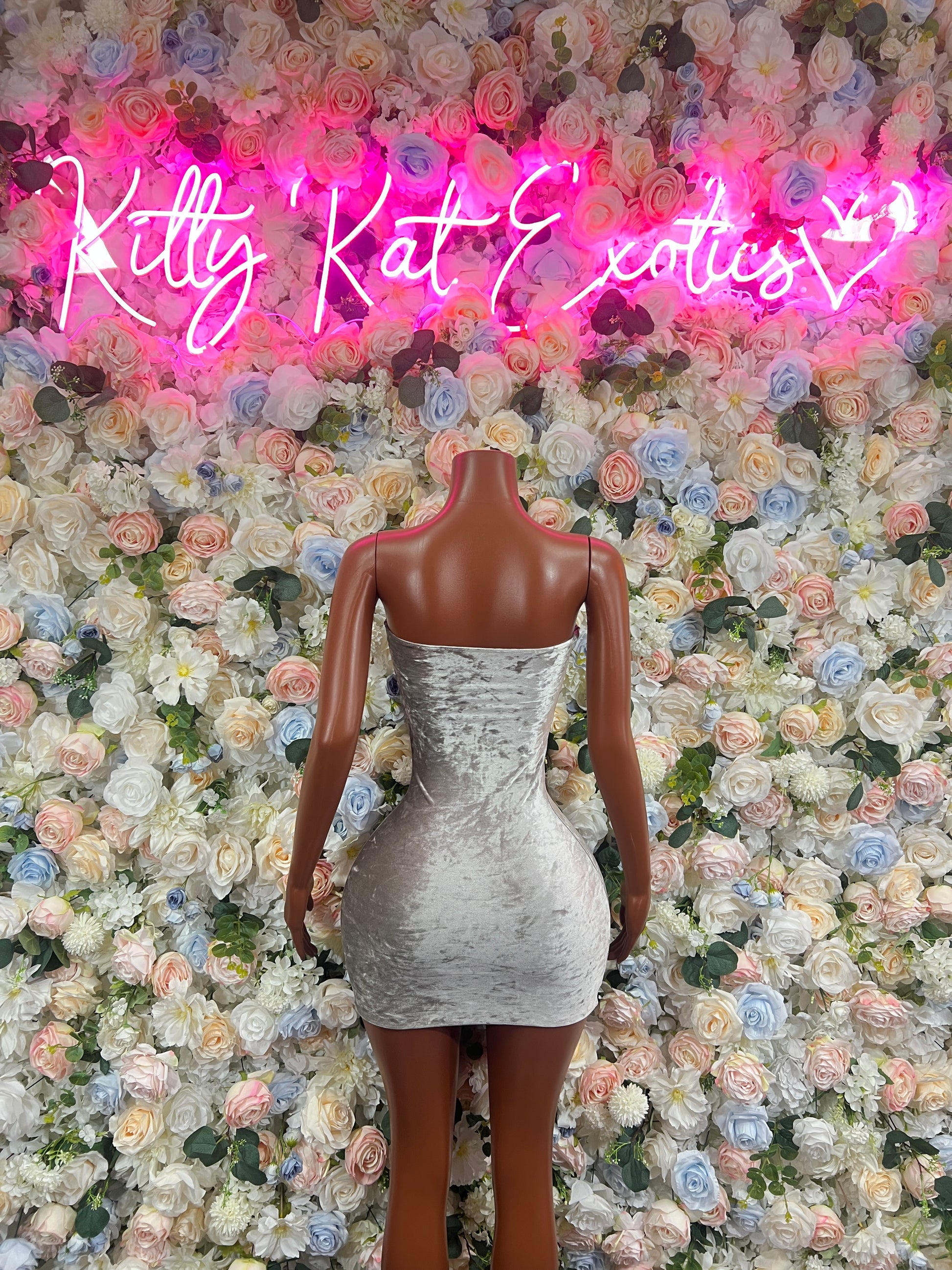 Silver velvet mini dress, open back and long sleeves, fitted bodycon cut