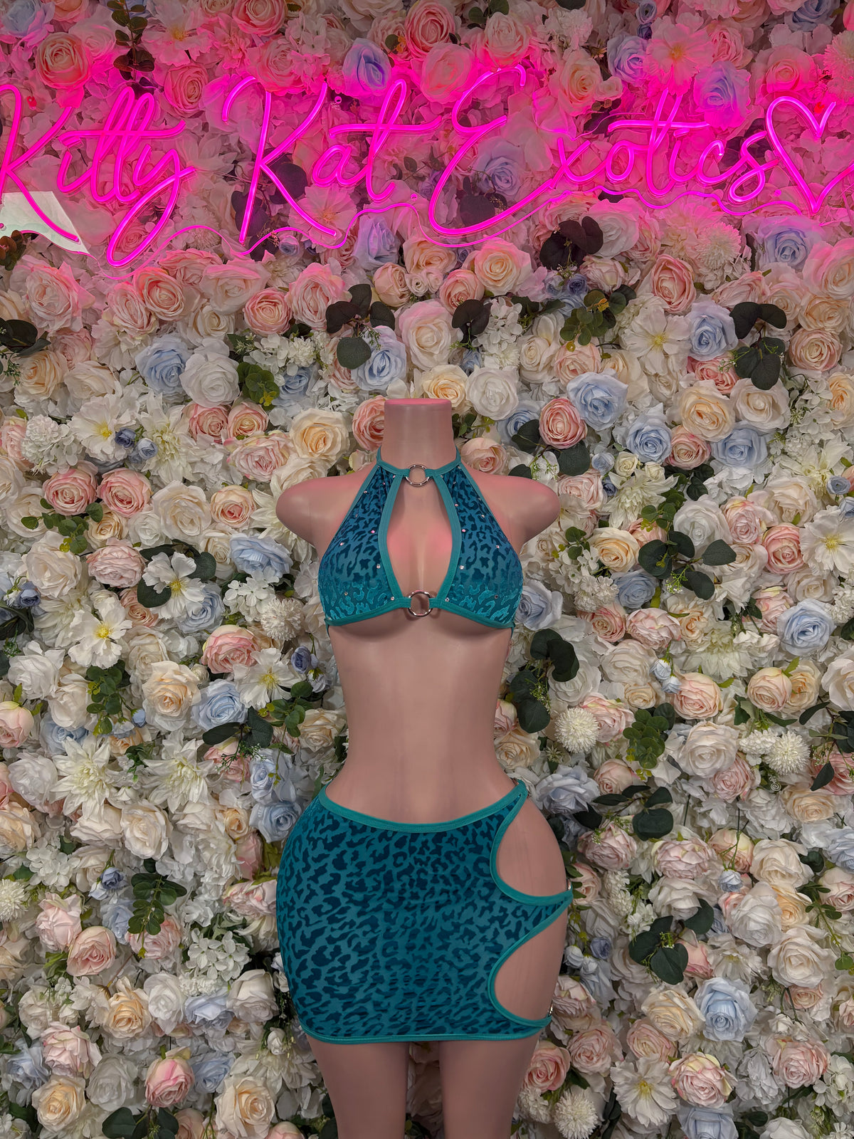 Bottle girl Turquoise Velvet Crop Top Mini Skirt Two Piece Rave Festival Outfit PlurRavewear