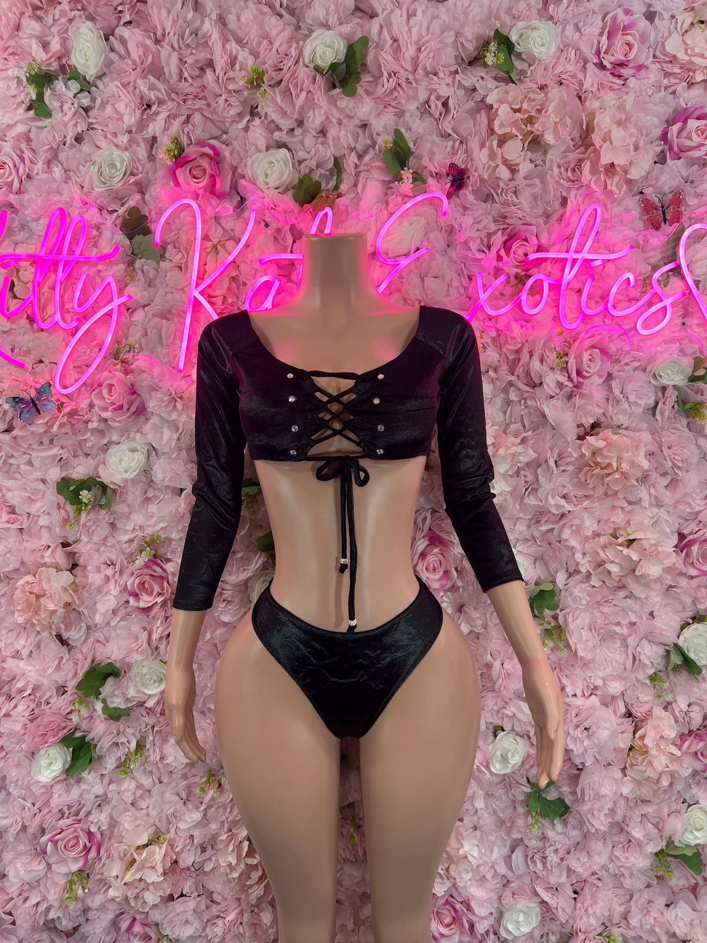 Two Piece Longsleeve Black Velvet