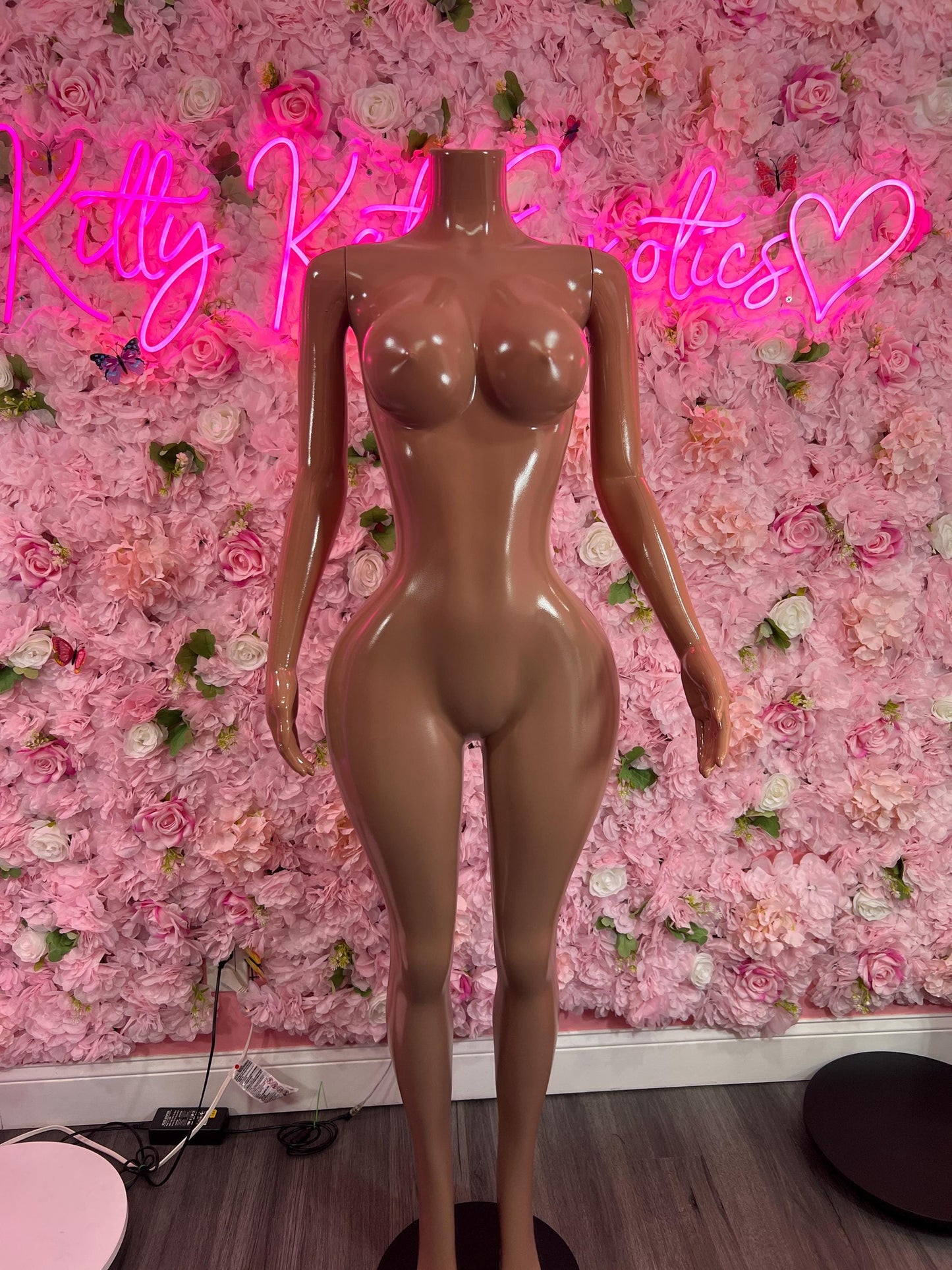 Custom BBL ‘Latina Mannequin with Arms & Stand (Package #3)  Fast 3-Day Shipping | Premium Display Mannequin