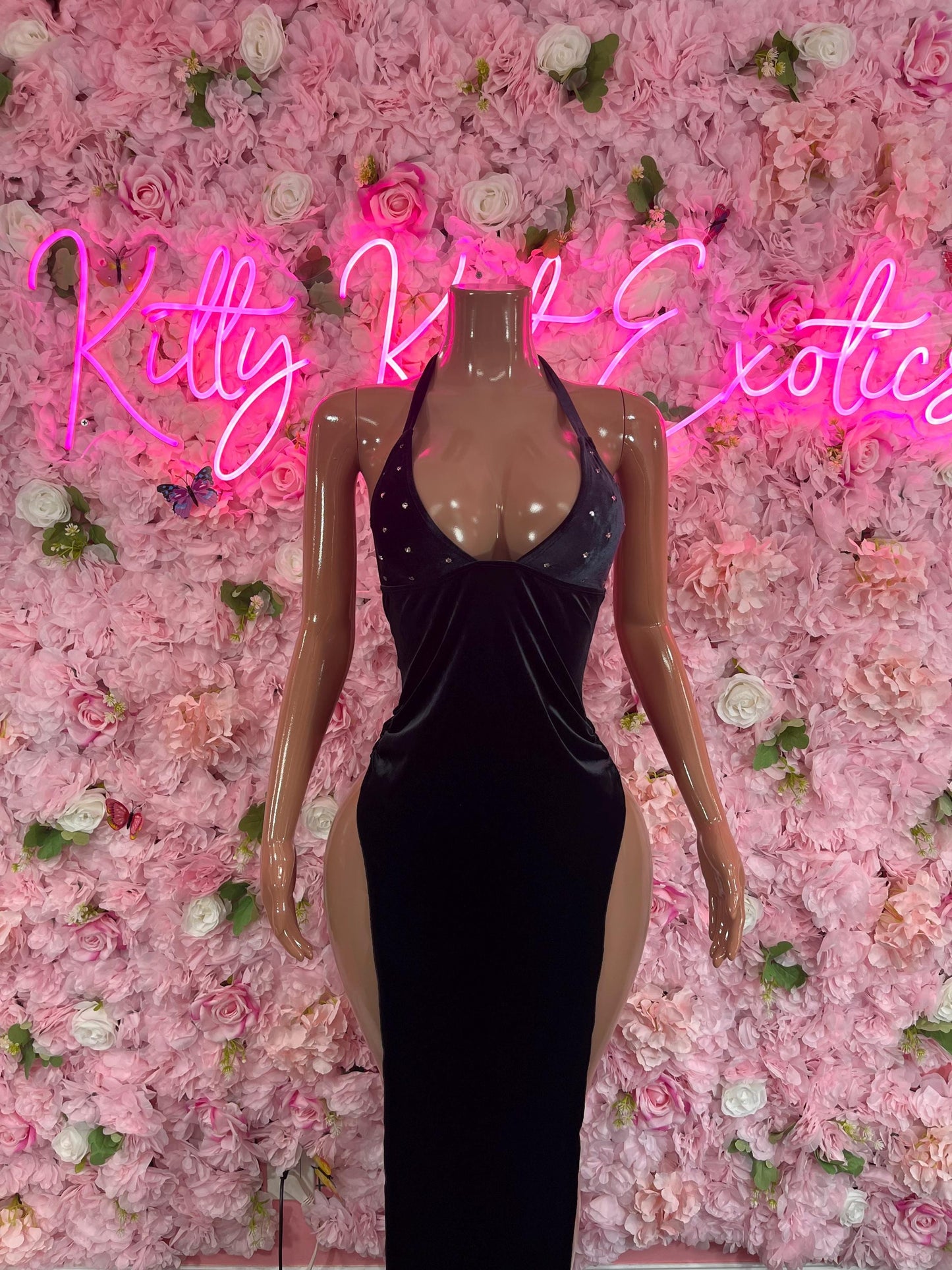 Black Gown Exotic Dancewear   Elegant and Sexy Evening Dress for Performers, Events, or Special Occasions