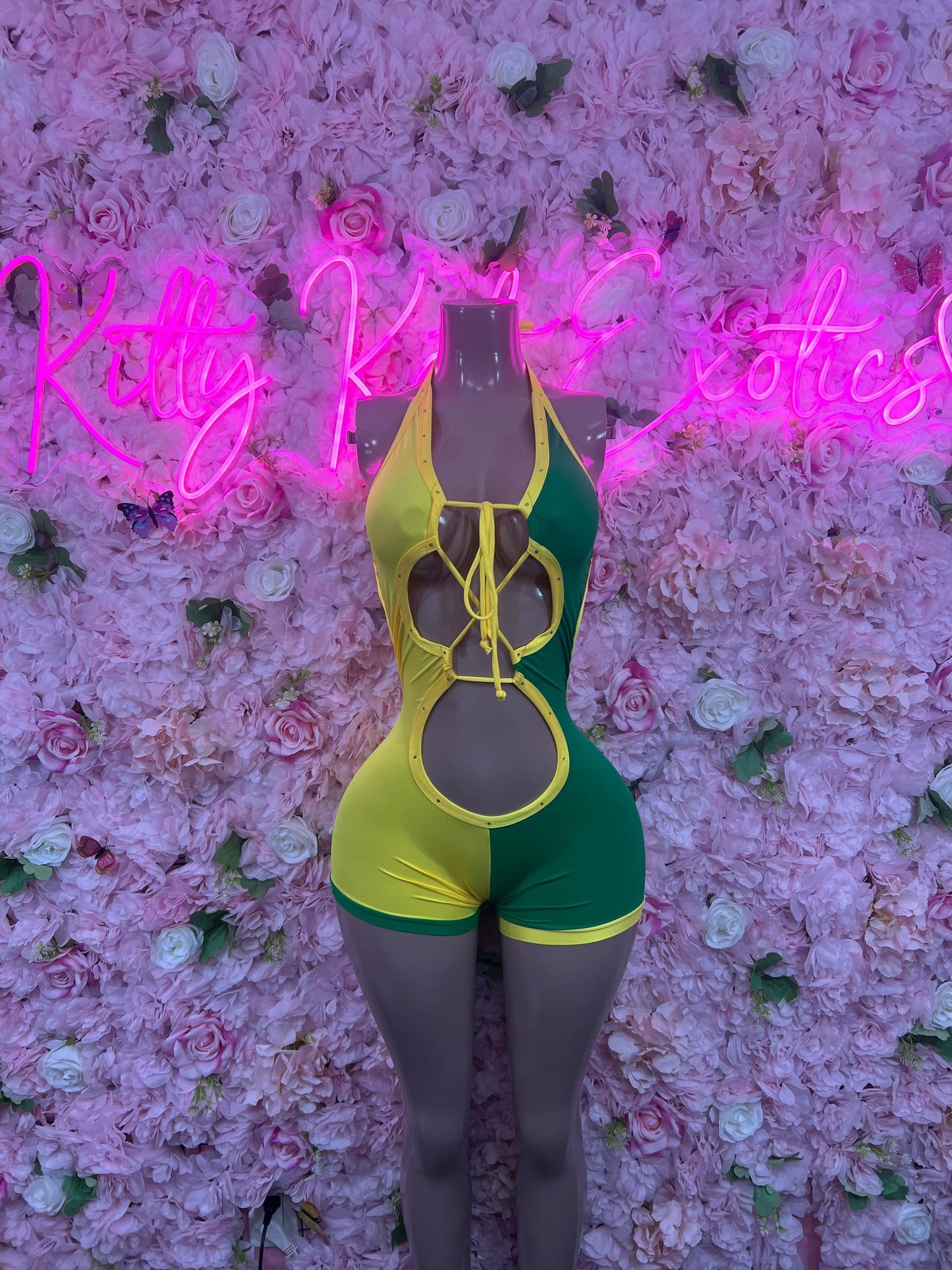 Brazilian Beauty: Two-Piece Swimwear Set for Sun-soaked Days