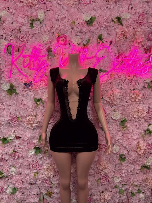 Womens Clothing Dress Black -  Elegant and Sexy Evening Dress for Performers, Events, or Special Occasions Womens Clothing