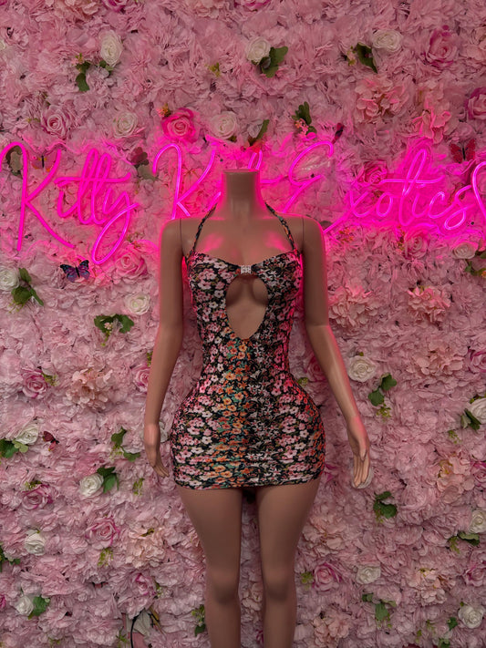 Womens Clothing Floral Dress  Chic Fashion for Parties, Clubwear, or Casual Outings