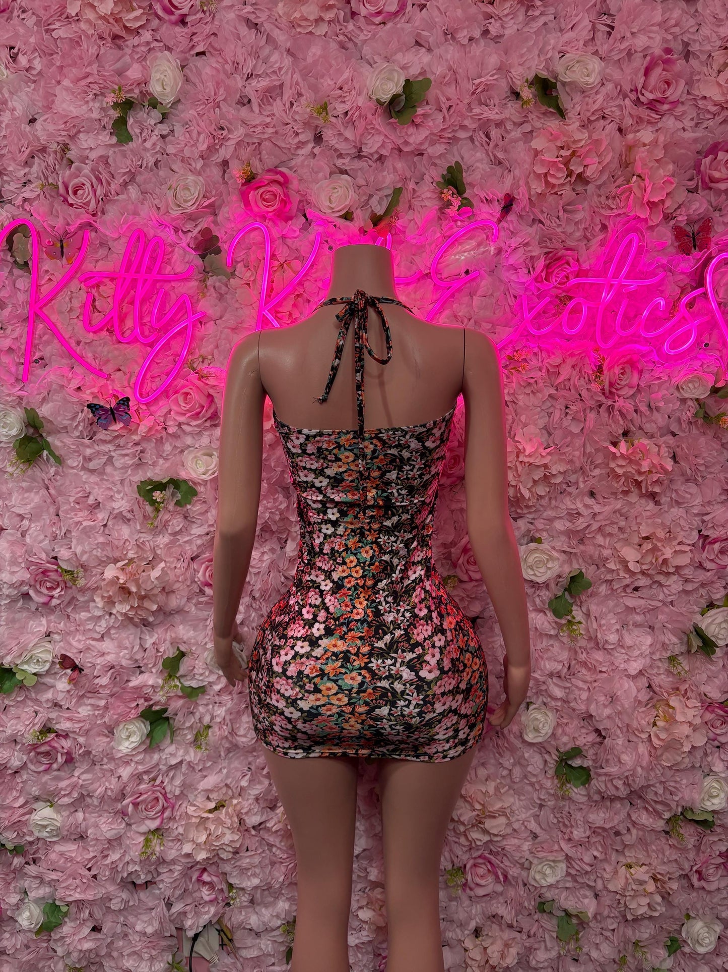 Womens Clothing Floral Dress  Chic Fashion for Parties, Clubwear, or Casual Outings