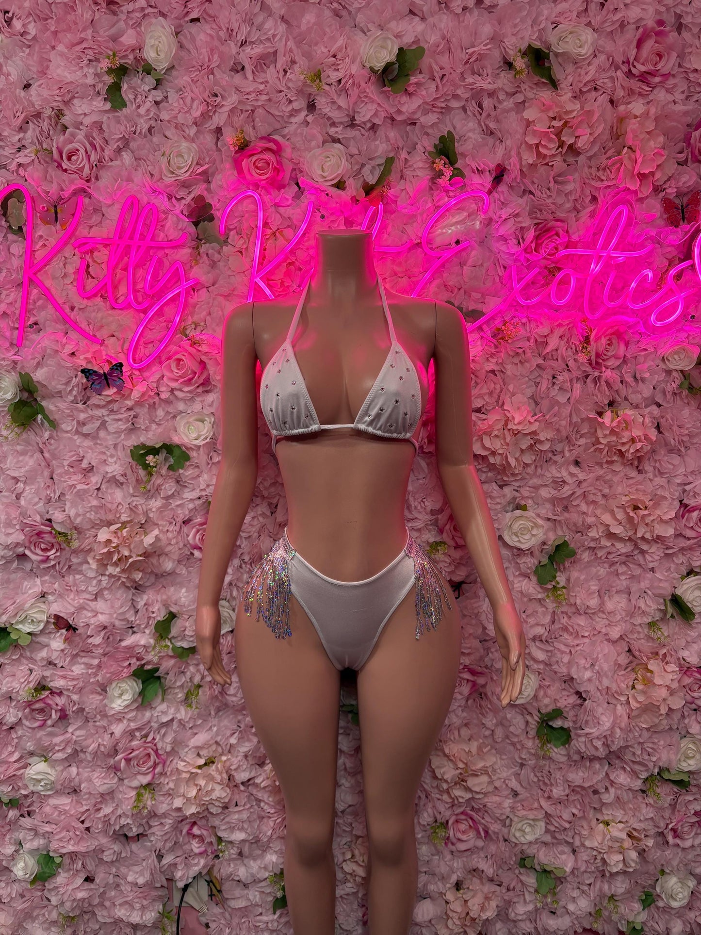 Rave Outfit Two Piece White  - Chic Fashion for Parties, Clubwear, or Casual Outings