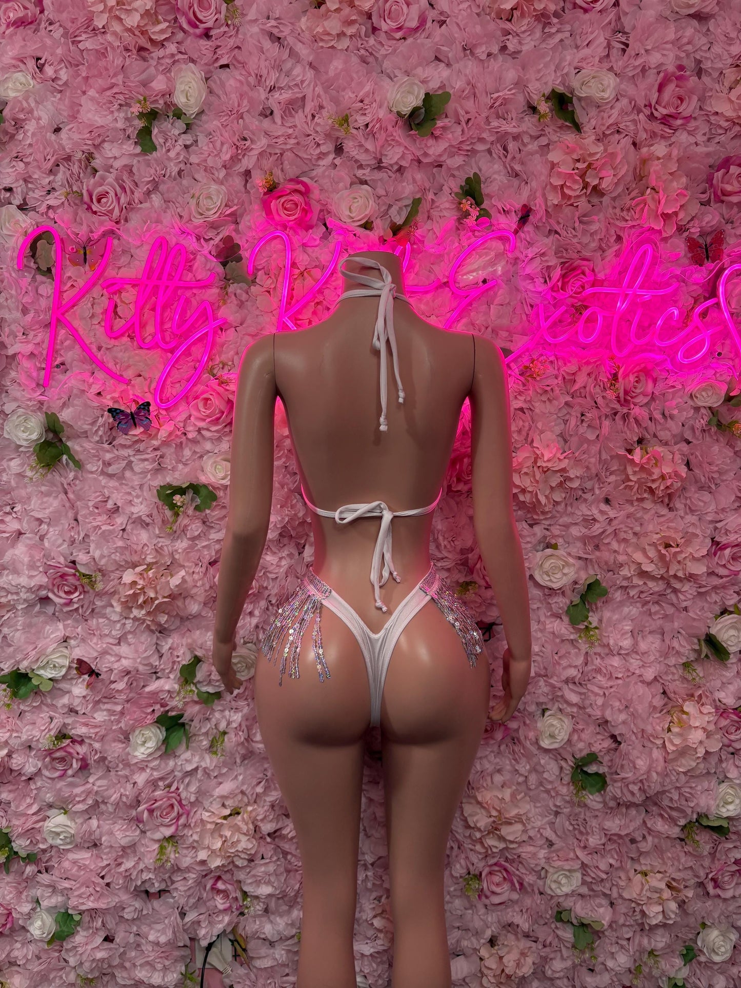 Rave Outfit Two Piece White  - Chic Fashion for Parties, Clubwear, or Casual Outings