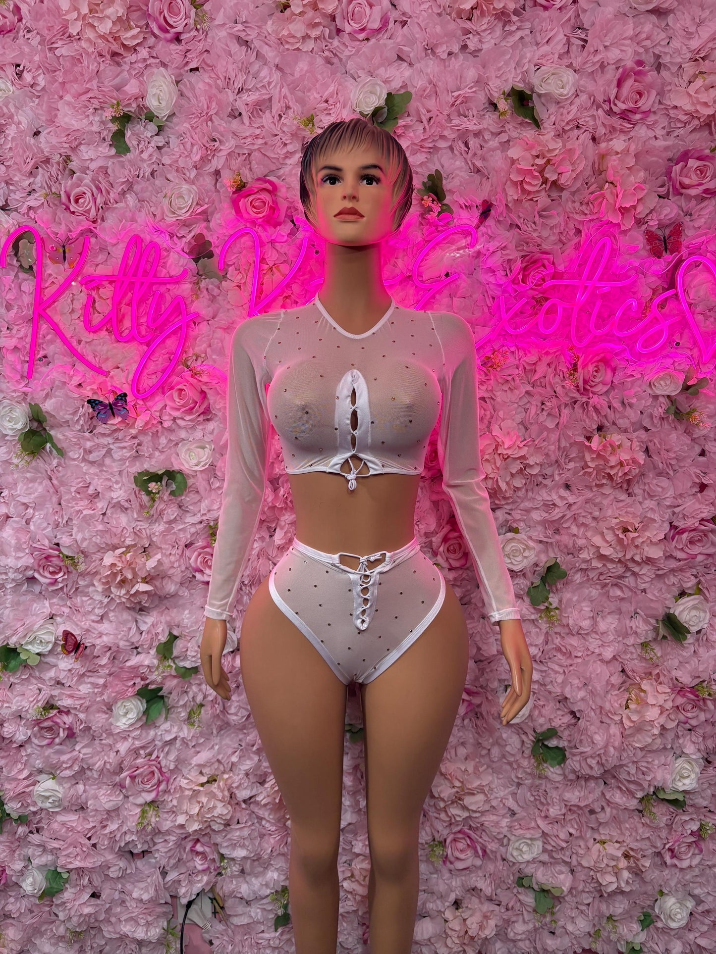 Rave Outfit Two Piece White  - Chic Fashion for Parties, Clubwear, or Casual Outings