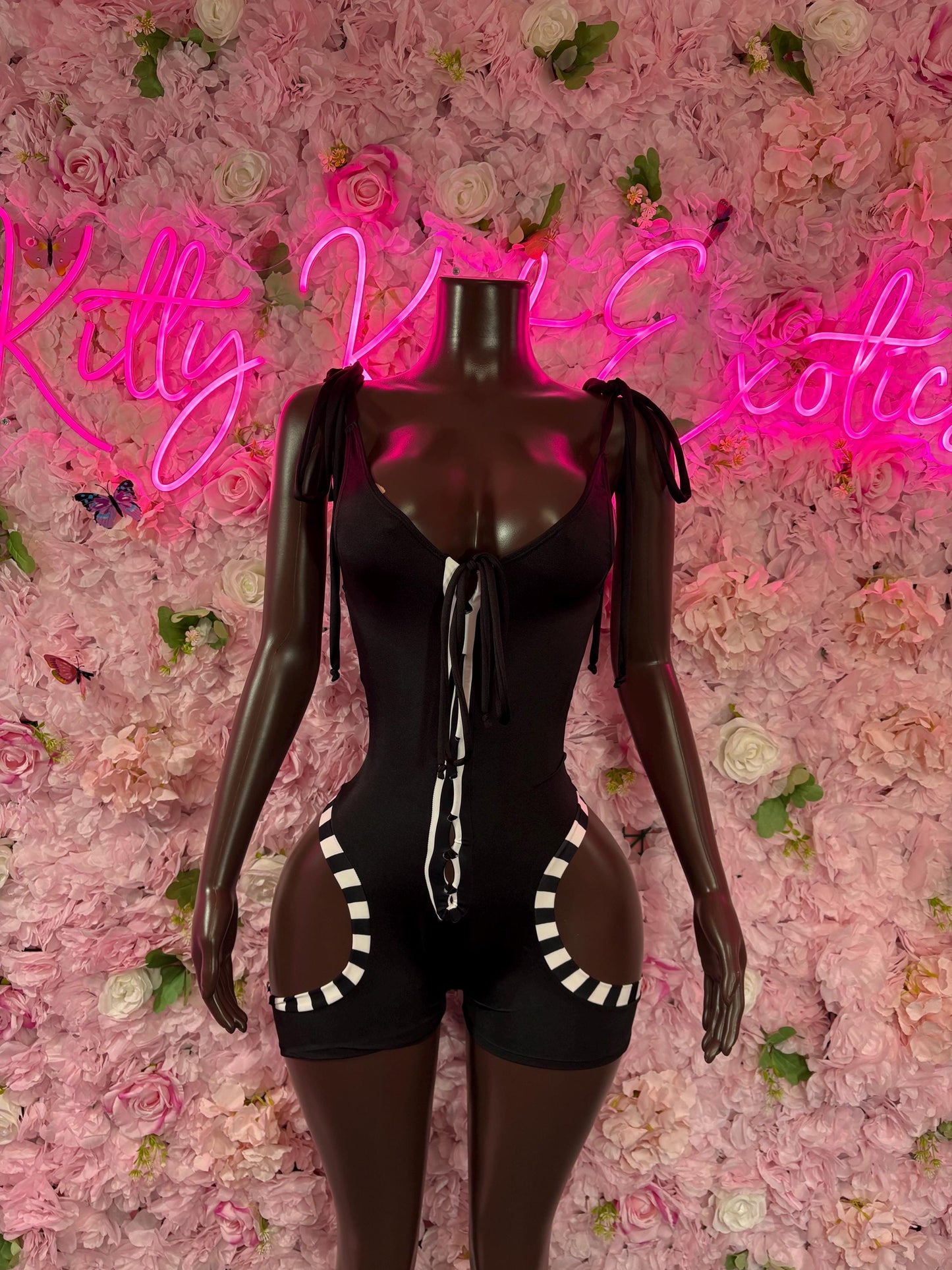 NBA Referee Costume Set - One Piece Sports Bodysuit for Women - Halloween, Rave, Clubwear, Game Day, Roleplay, Festival Look