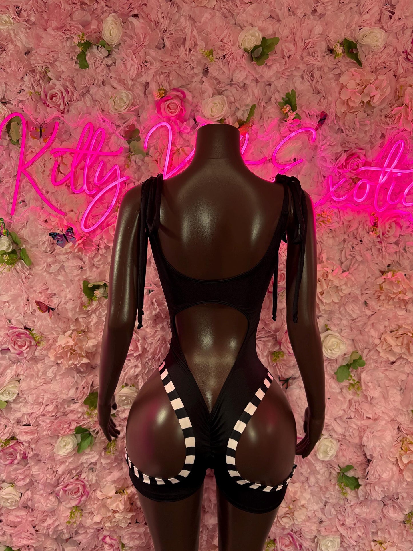 NBA Referee Costume Set - One Piece Sports Bodysuit for Women - Halloween, Rave, Clubwear, Game Day, Roleplay, Festival Look