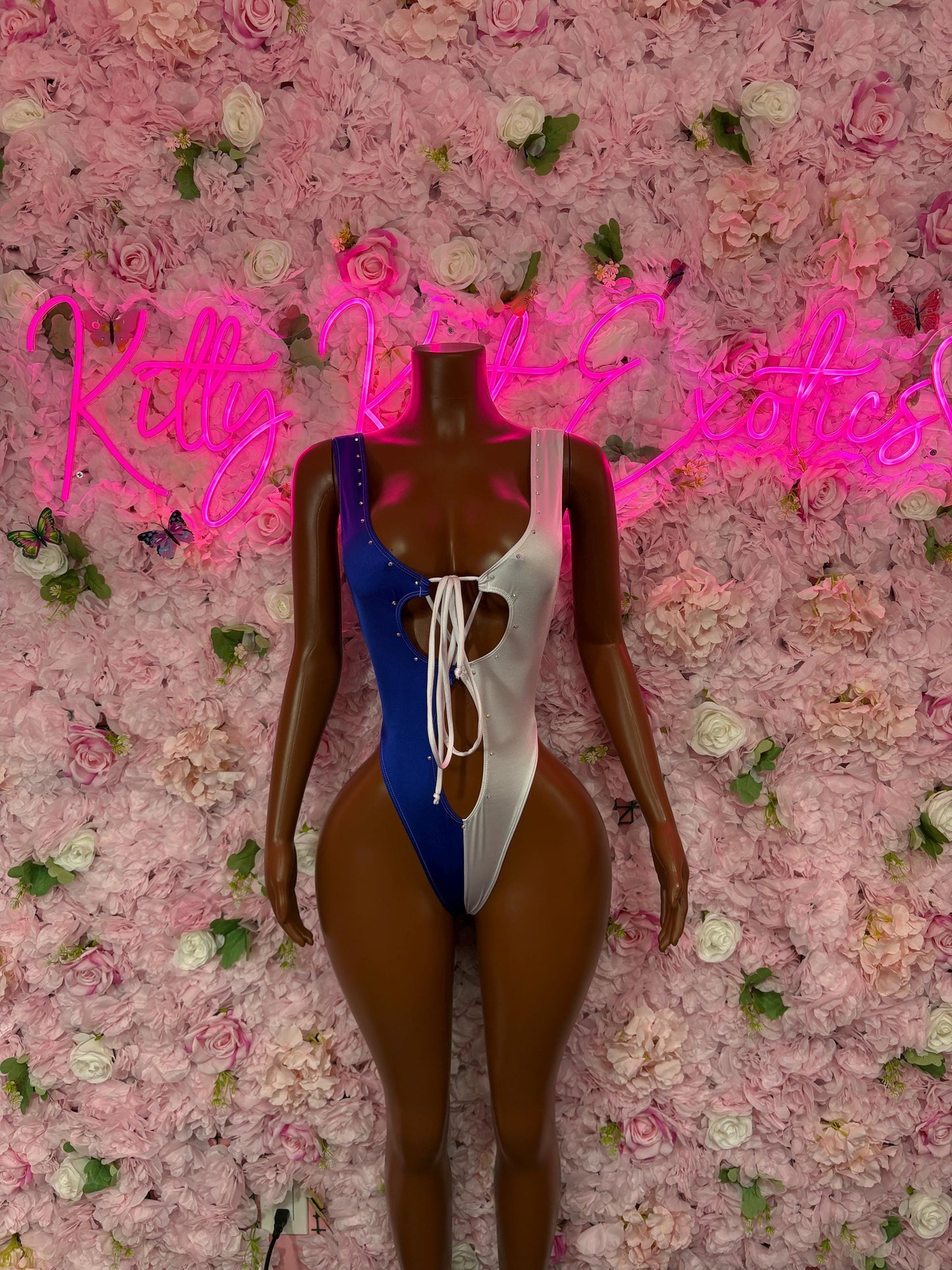 El Salvador Flag Bodysuit Set | Two-Piece Swimsuit | Festival Outfit |El Salvadaorian Bikini | Country Flag Swimwear | Beachwear | Carnival