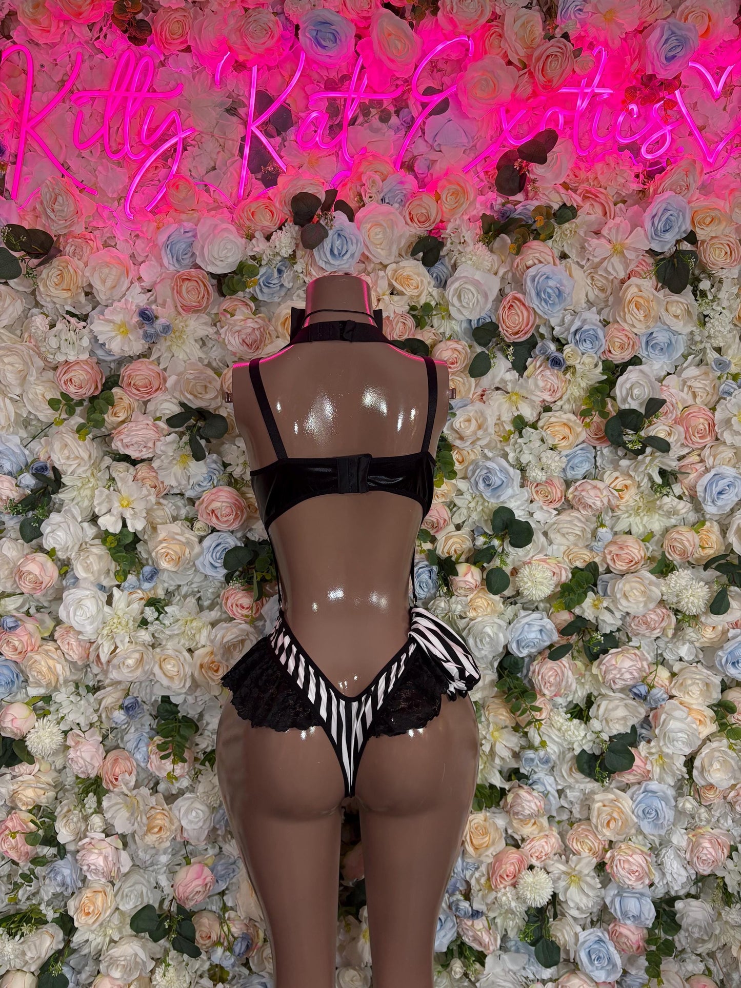 Prisoner Halloween Costume: Women's Bottlegirl Bartender Cosplay Outfit