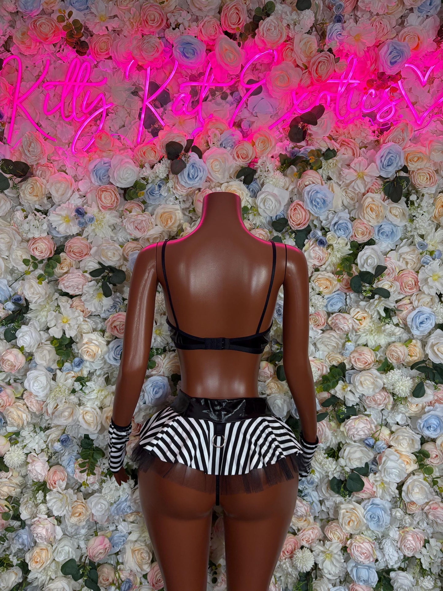 Prisoner Halloween Costume: Women's Bottlegirl Bartender Cosplay Outfit