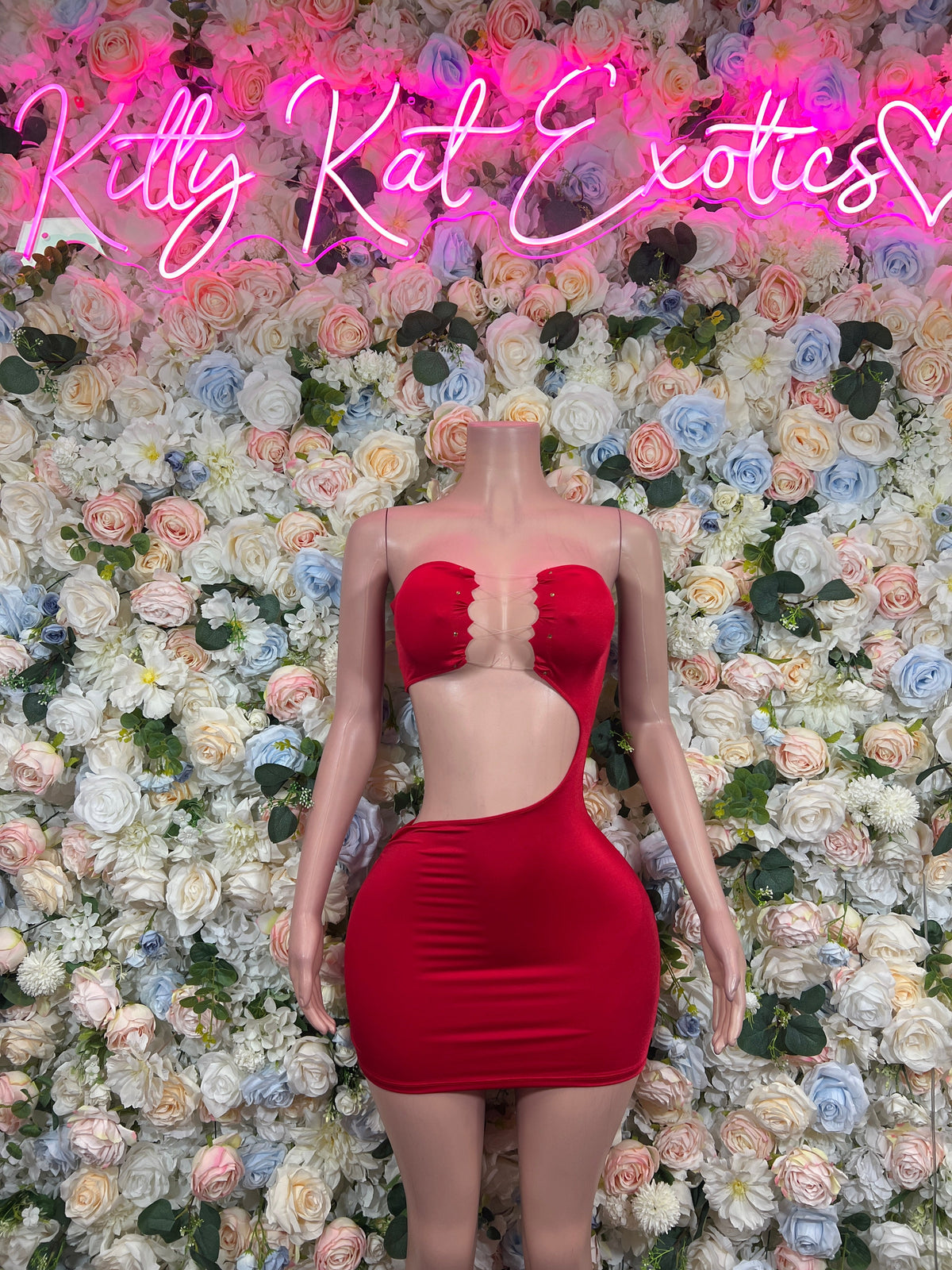 Red deep plunge mini dress, strapless sweetheart neckline with ruched bust