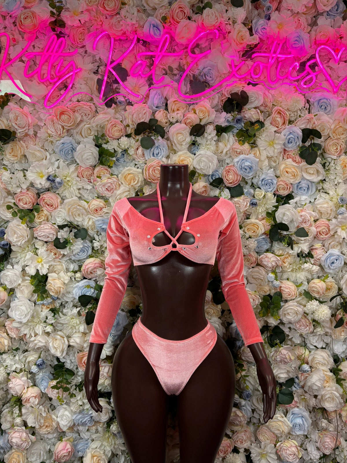 Pink long-sleeve ring cutout crop top and high-cut bottoms two-piece set